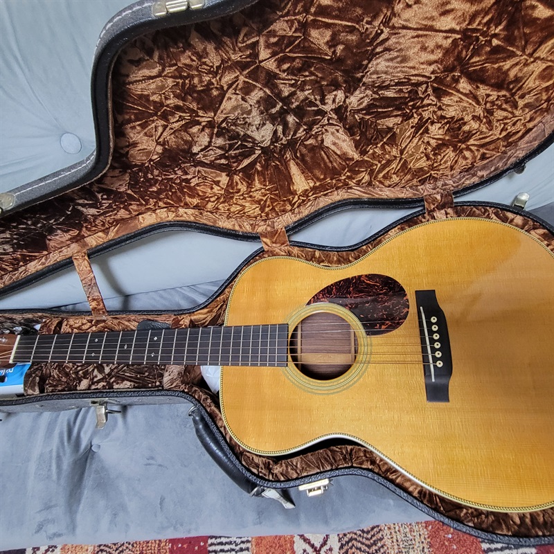 MARTIN OM-28Vの画像